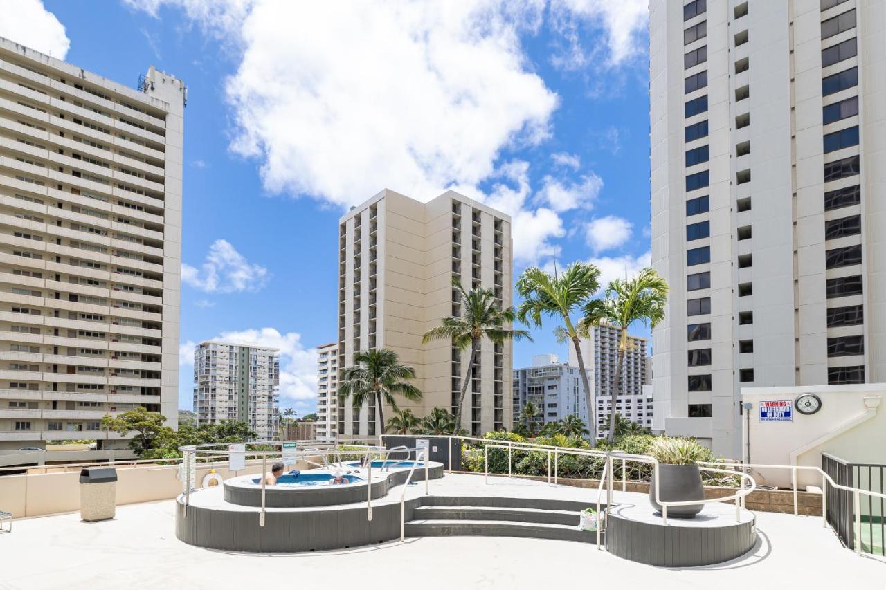 Beautiful 1Br, Steps To Waikiki Beach And Parking Honolulu Kültér fotó