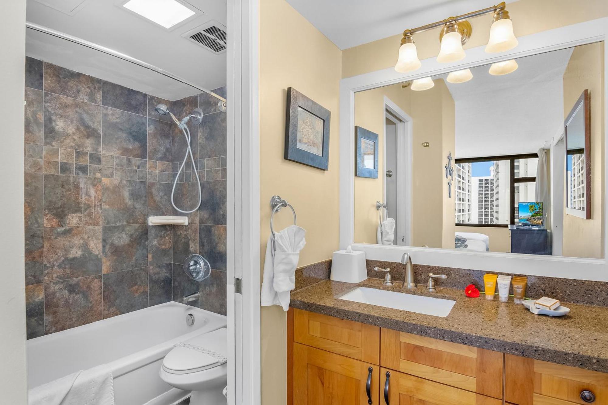 Beautiful 1Br, Steps To Waikiki Beach And Parking Honolulu Kültér fotó